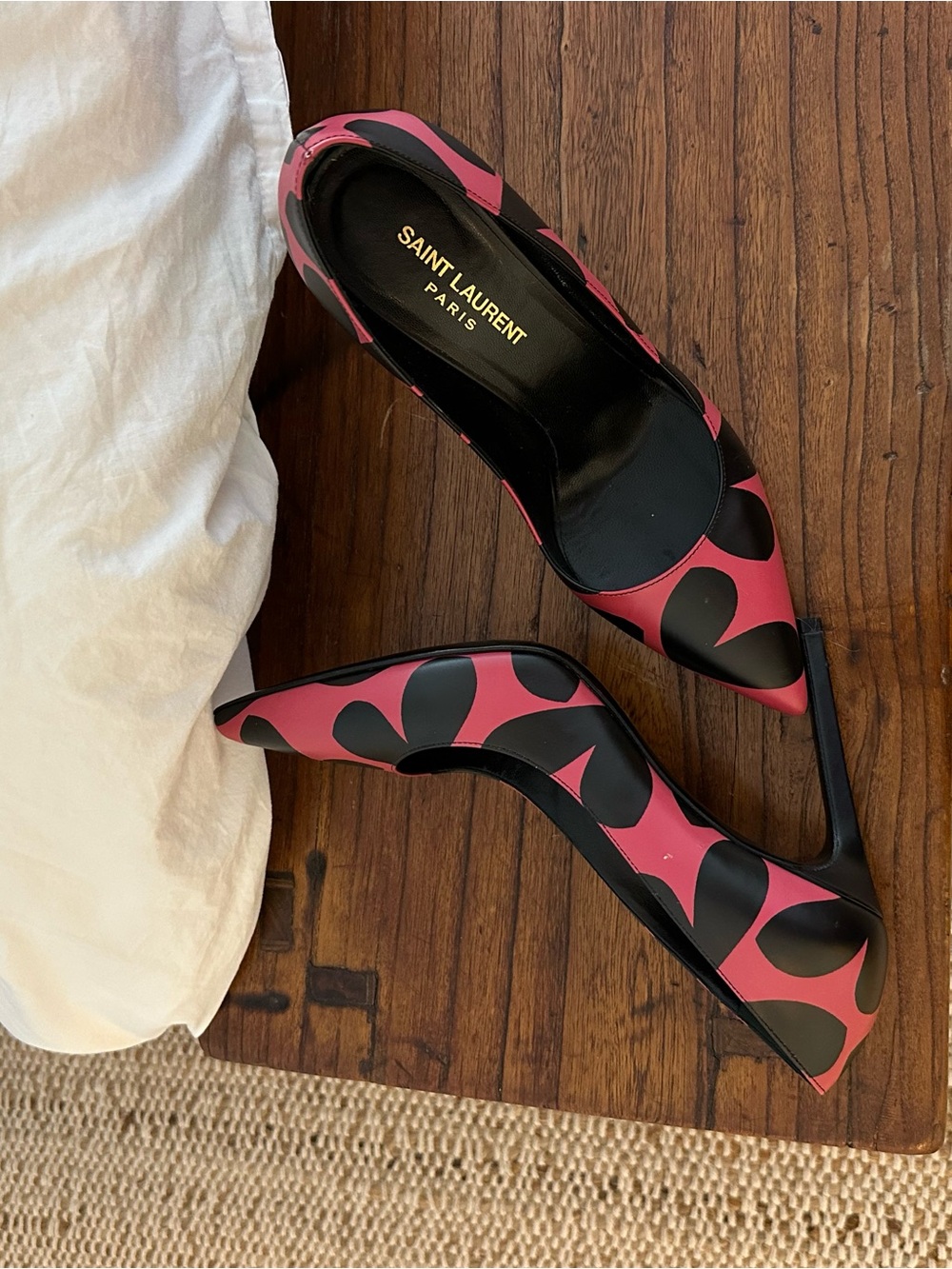 Saint Laurent YSL Pink and Black Heart-Pattern Pointed-Toe Pumps - Picture 3 of 7